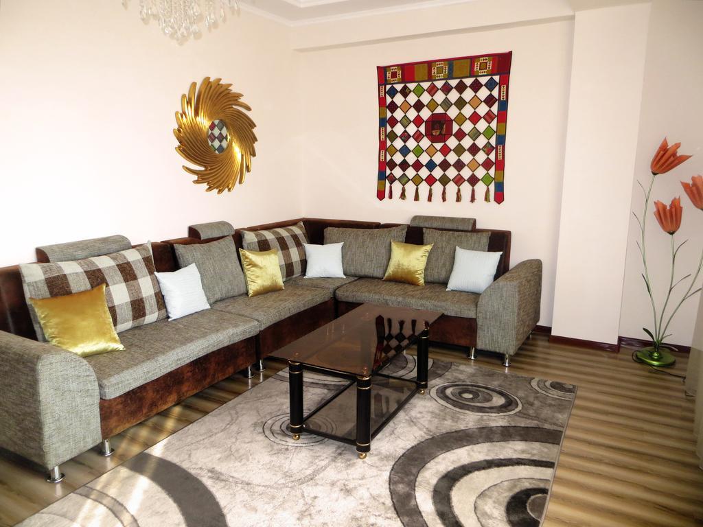 Apartment Kievskaya 114/2 Bişkek Dış mekan fotoğraf